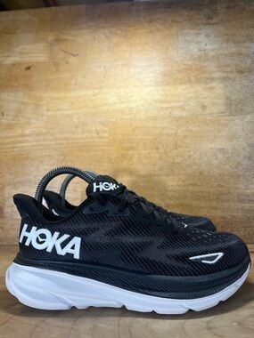 Hoka One One Clifton 9 REFLECTIVE Womens Size 6 Running Shoes Sneakers Black
